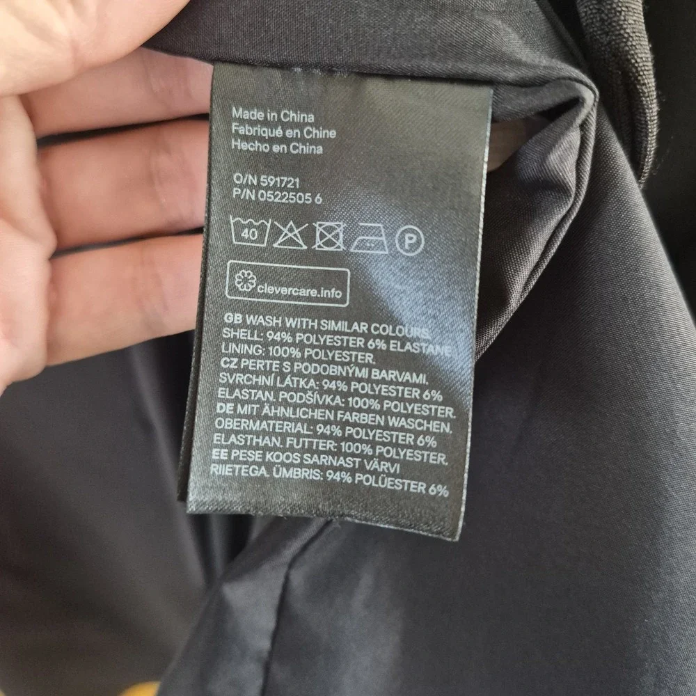 H&M this black